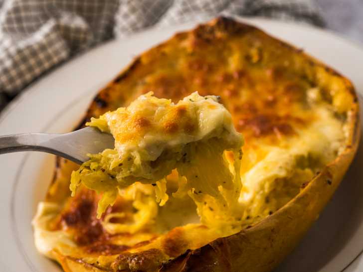 Garlic parmesan baked spaghetti squash