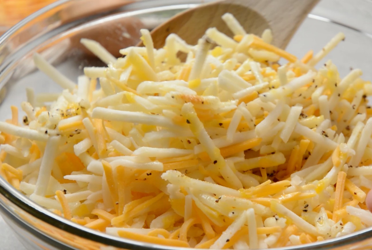 https://cdn.greatlifepublishing.net/wp-content/uploads/sites/2/2021/09/14105029/Sheet-Pan-Hashbrowns-Horizontal-7.jpg