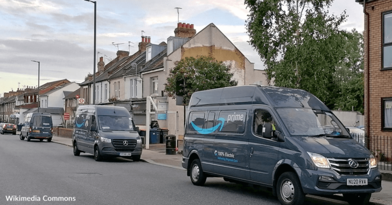 Amazon Delivery Driver Gives Warning To Houses Without Street Numbers