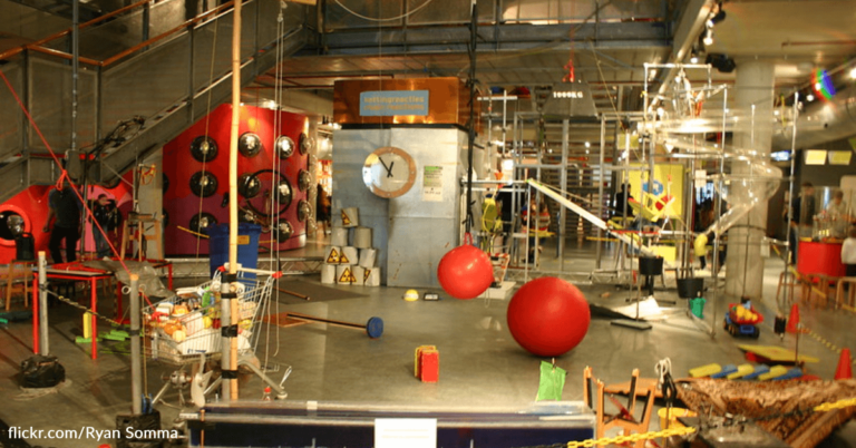 Designer Creates Intricate 3D Animated Rube Goldberg Machine
