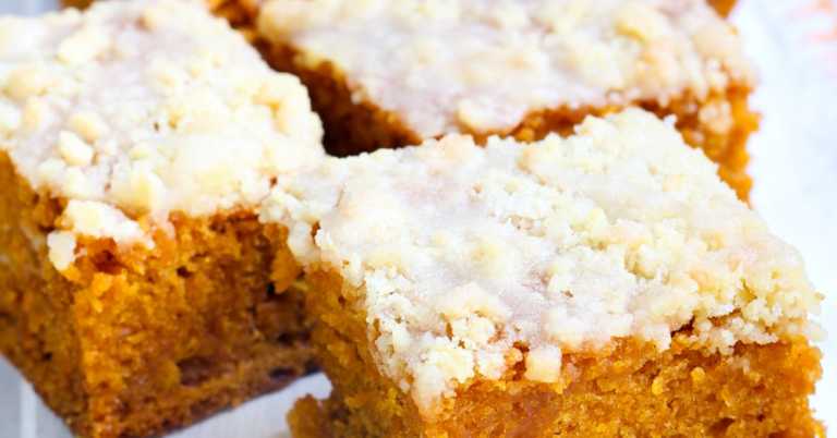 Pumpkin Streusel Coffee Cake