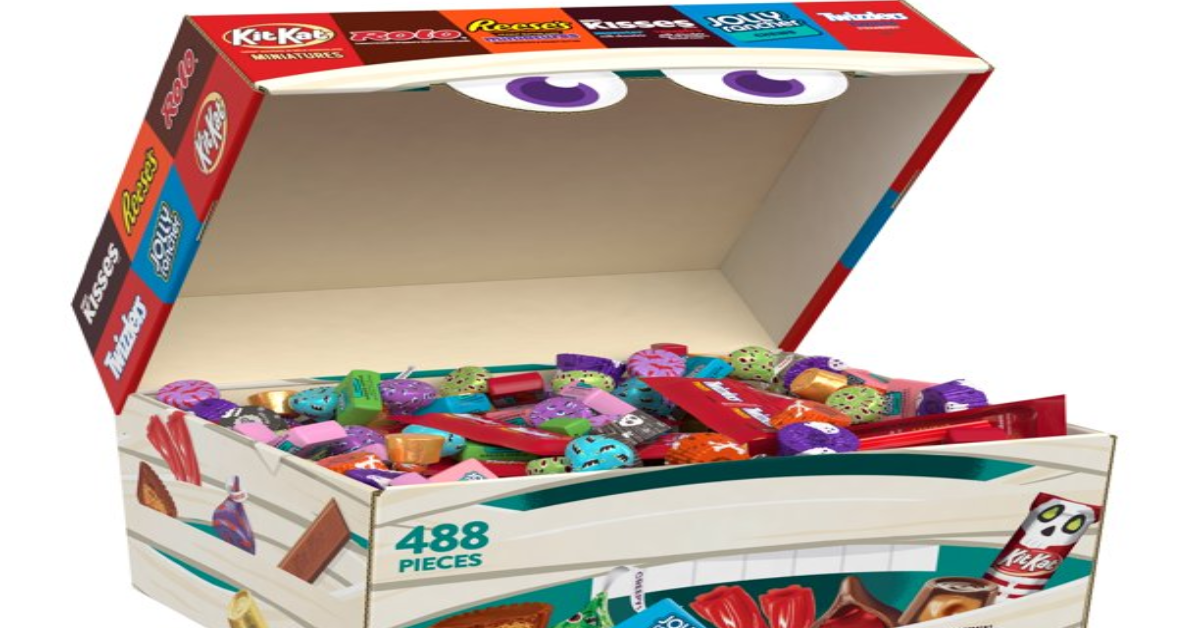 Walmart Is Selling A Box With 488 Pieces Of Halloween Candy