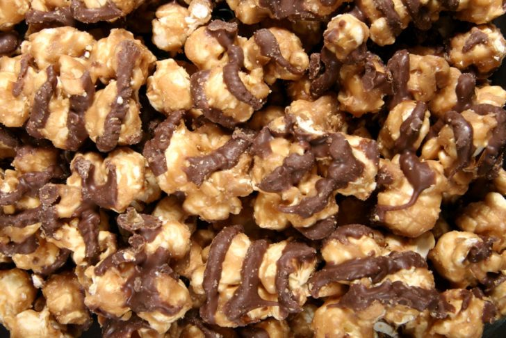 chocolate glazed caramel popcorn