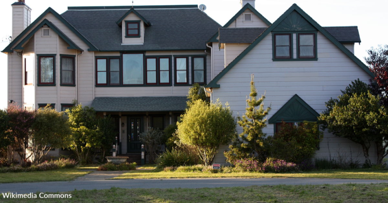You Can Rent The House From The Scream Movies For $5
