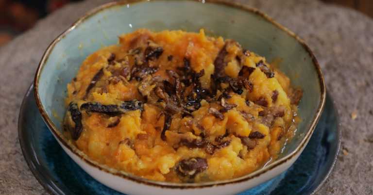 Hali (Mashed Potatoes with Pumpkin)