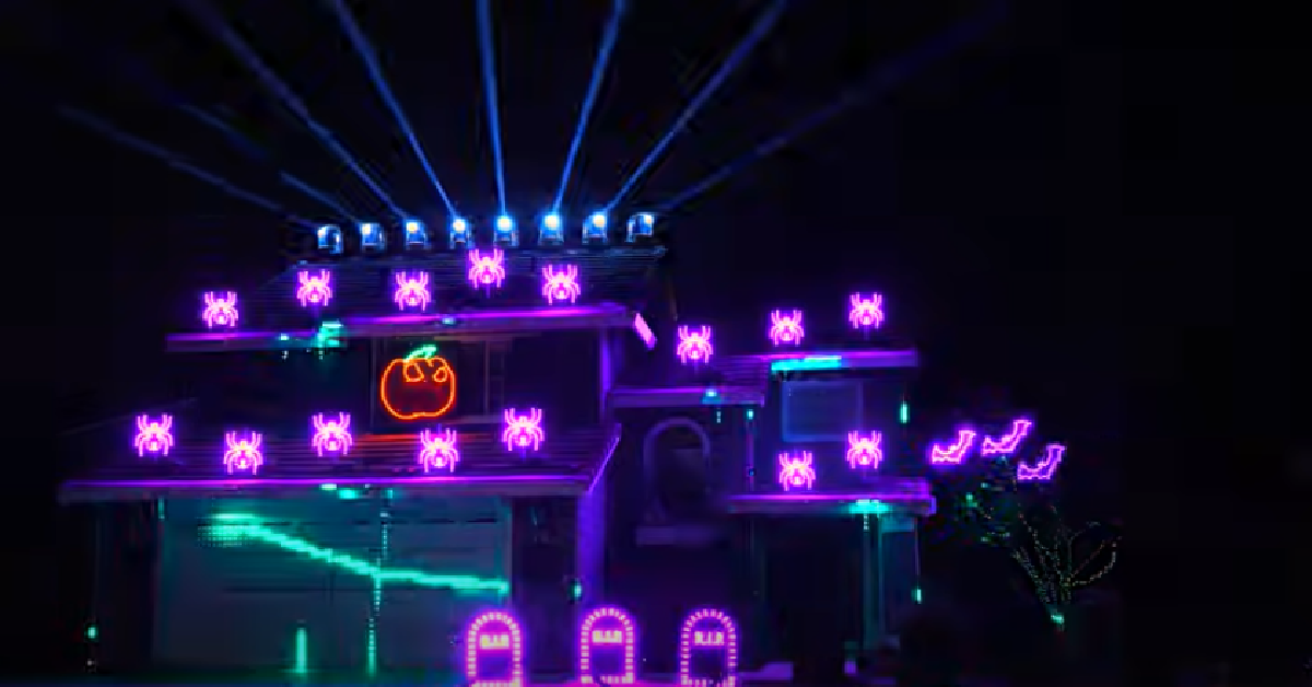 Man Displays Halloween Light Show Set To Nirvana | 12 Tomatoes