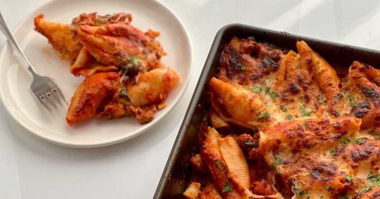 Cheesy Shells with Sausage and Spinach
