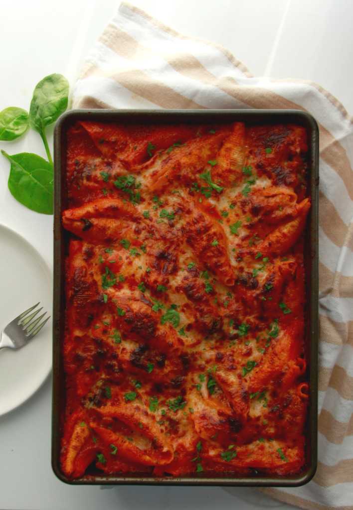 Shells with sausage and spinach