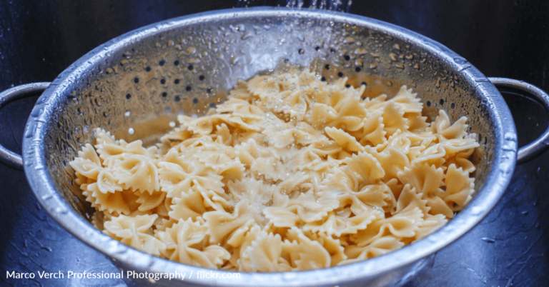 The ‘Right Way’ To Use A Strainer