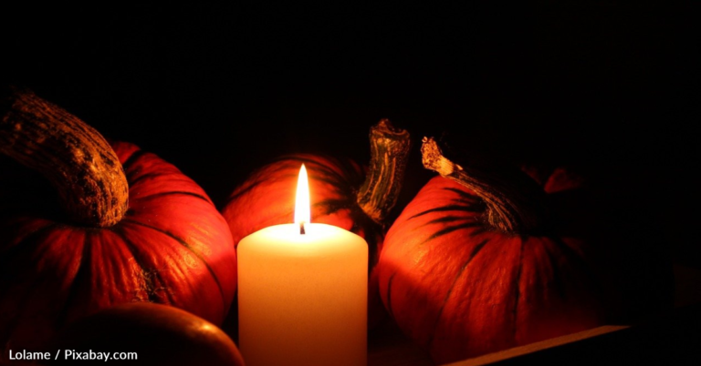 Man Calls Cops About His Neighbor’s Halloween Display But They Laugh When They Get There