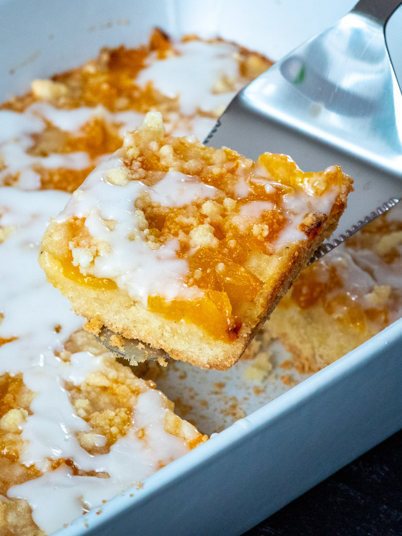 Peach Crumble Shortbread Bars 