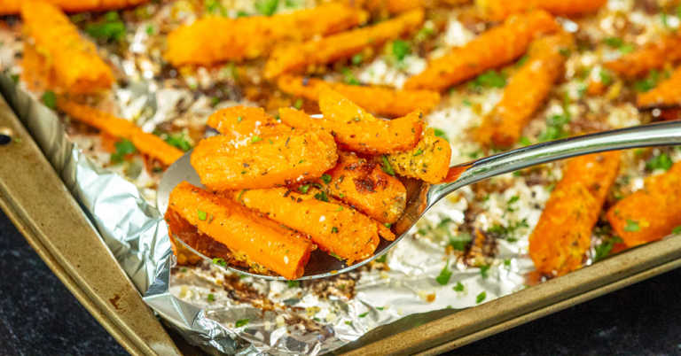 Garlic Parmesan Roasted Carrots