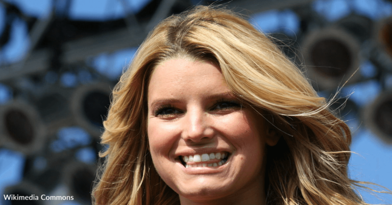 Jessica Simpson Shares Unrecognizable Photo Before She Decided To Get Sober