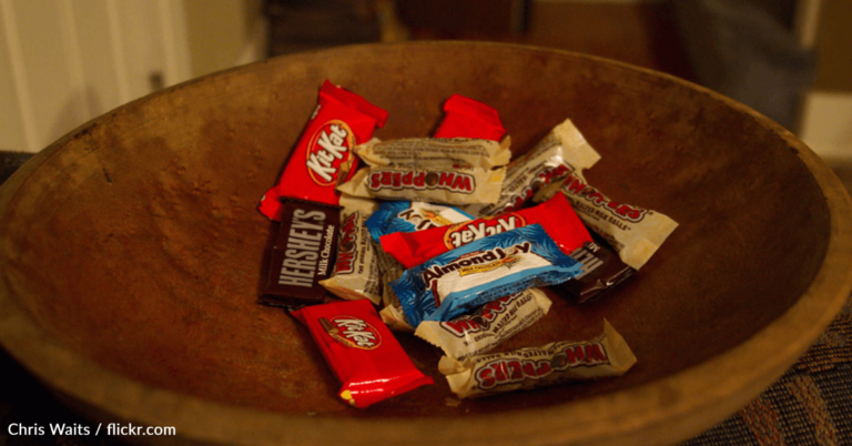 Trick-Or-Treaters Use Their Own Candy To Fill Empty Halloween Bowl