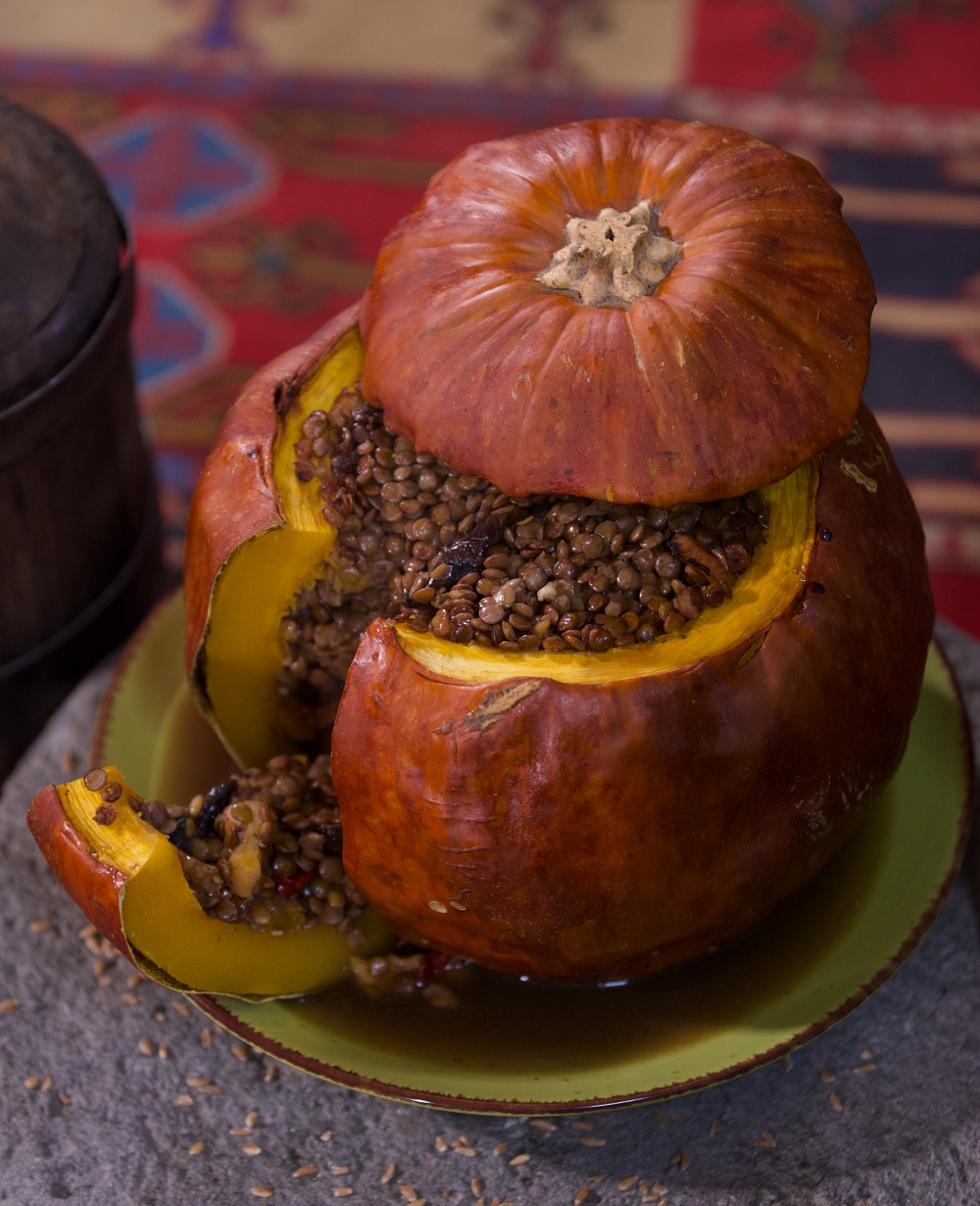 Amitch of Vardenis (Lentil-Stuffed Pumpkin)