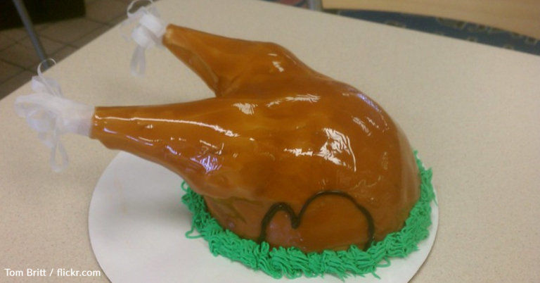 Baskin Robbins Is Selling Ice Cream Cake That Looks Like A Thanksgiving Turkey