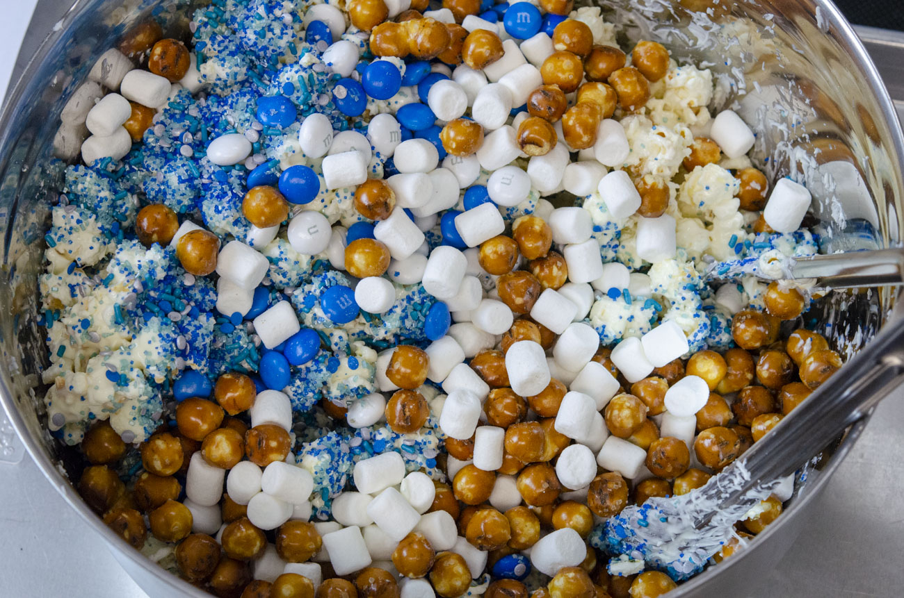 M&M's Popcorn Snack Mix - Daily Appetite