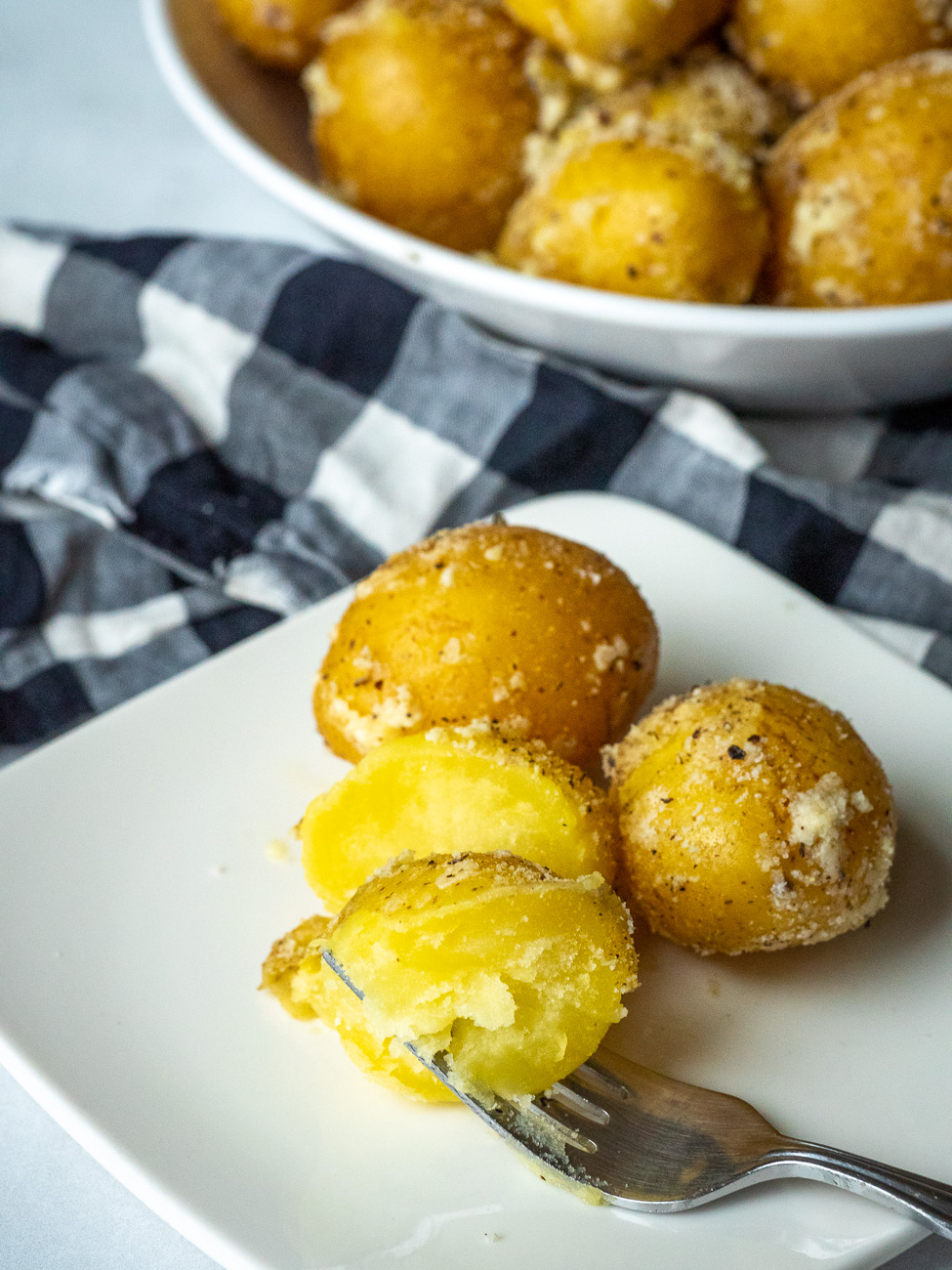 Cacio e Pepe Baby Potatoes