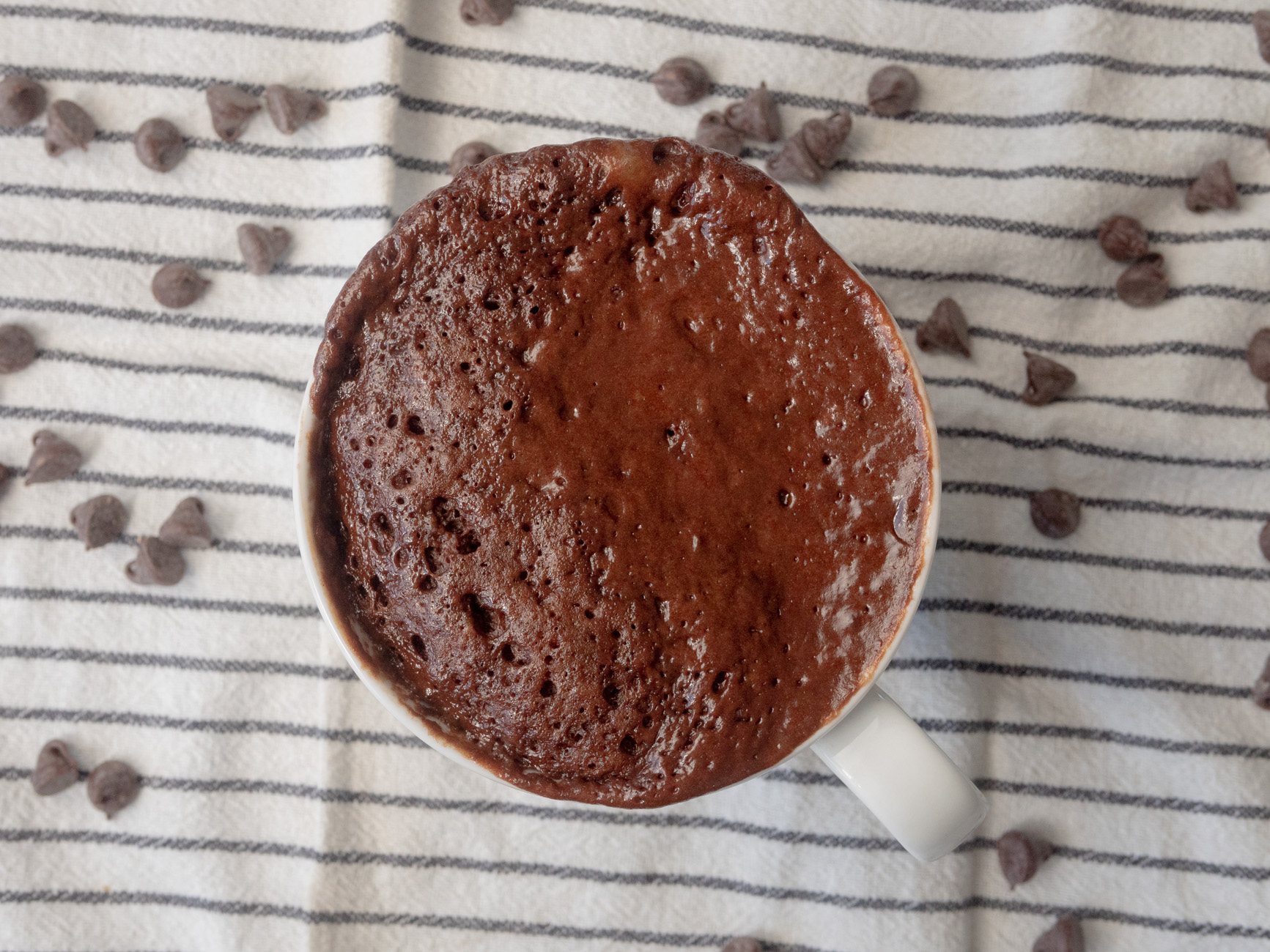 https://cdn.greatlifepublishing.net/wp-content/uploads/sites/2/2021/12/01130312/5-minute-chocolate-mug-cake-horizontal-11.jpg