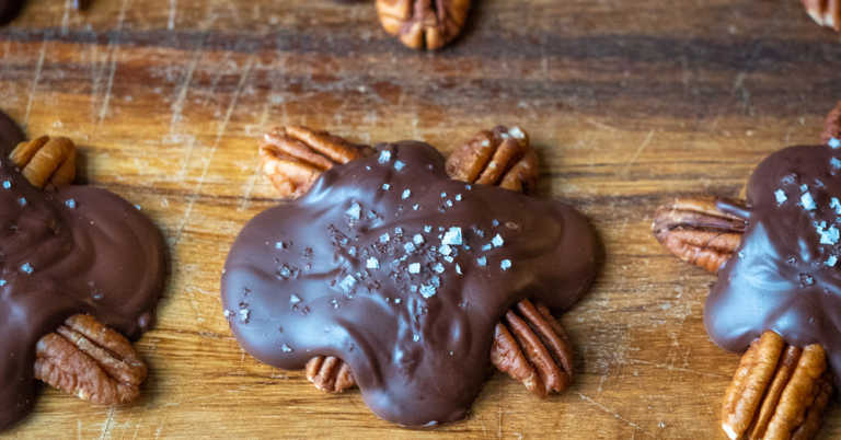 Easy Pecan Turtles