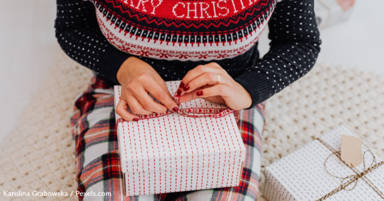 Crafter Shares “Life Changing” Ways To Gift Wrap Holiday Presents