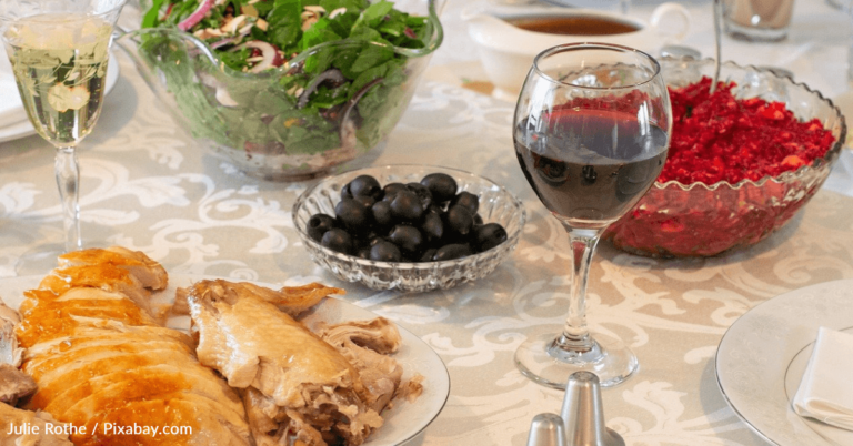 Netflix Is Making A Movie About The Grandma Who Accidentally Texted Strangers About Thanksgiving Dinner