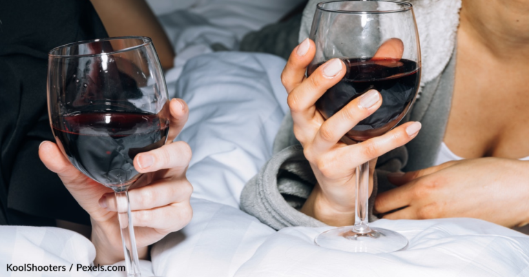 Barefoot Wine Is Teaming Up With Oreo Thins For A Delicious Chocolate Red