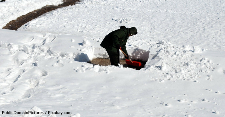 Kind Strangers Across The Country Are Shoveling Snow For Those In Need