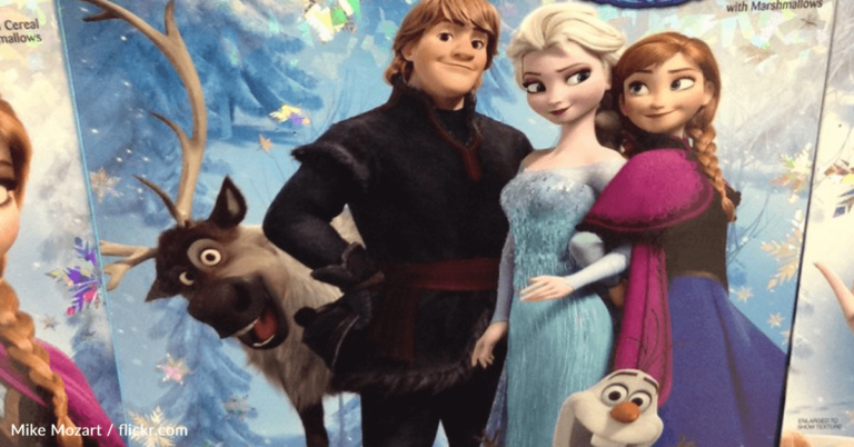 Disney-Obsessed Mom Transforms Bathroom Into “Frozen” Wonderland