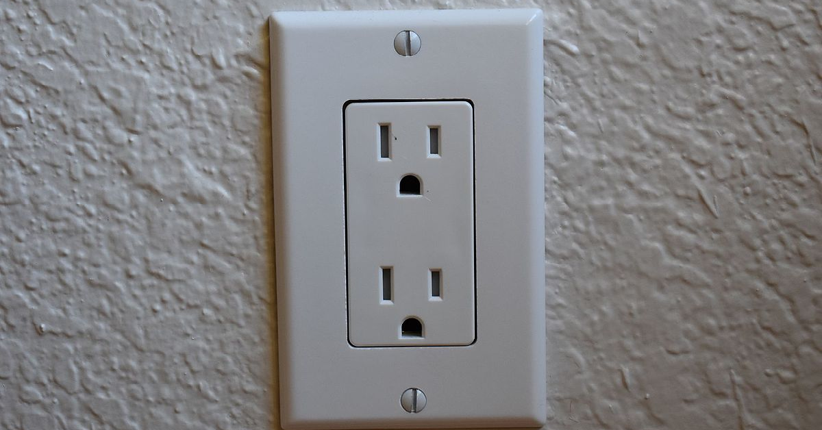 How to replace electrical outlets using QuickWire (Push-In