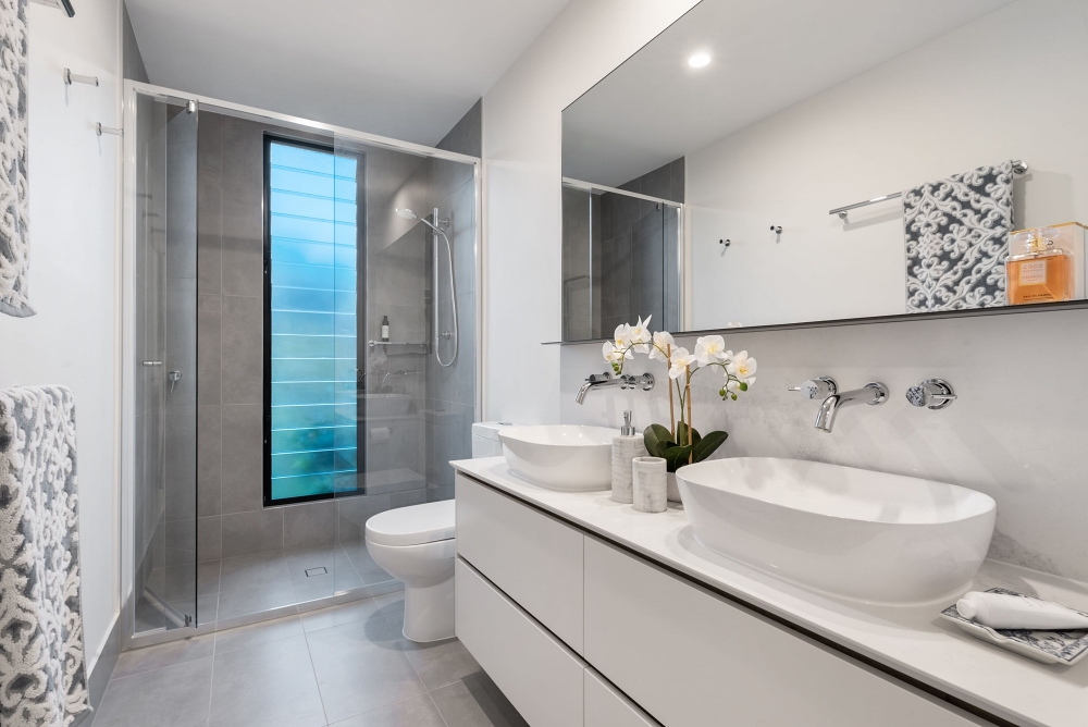 double sinks in bathroom