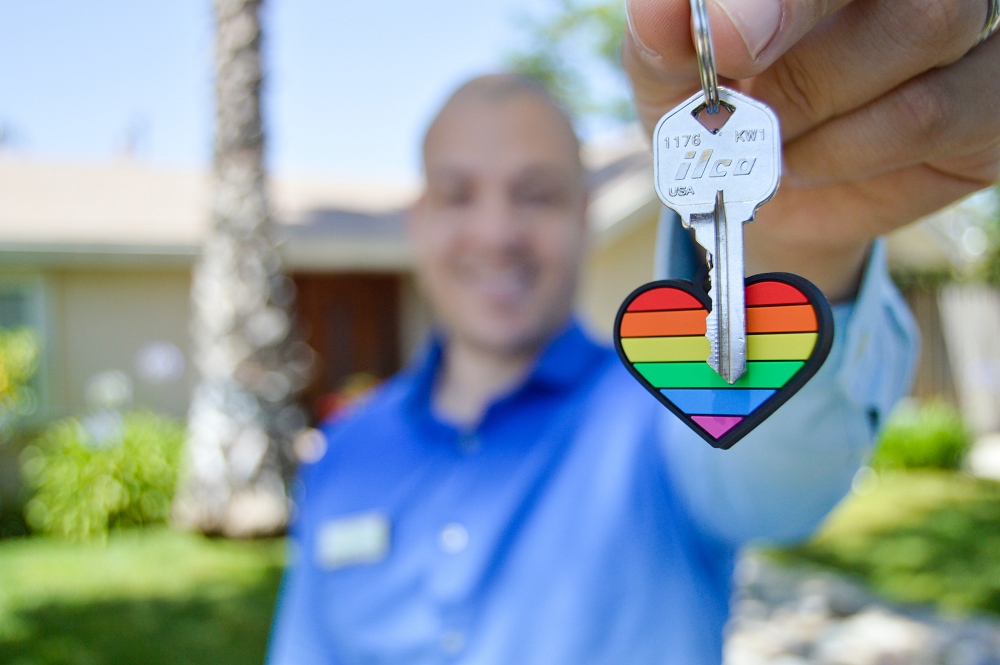 real estate agent holding a set of keys