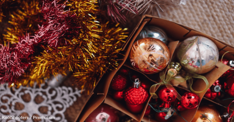 Expert Shares The Right Time To Take Down Christmas Decorations