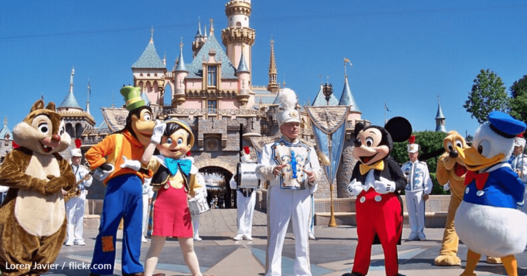 How Disney Prevents Crowds From Forming In Its Theme Parks