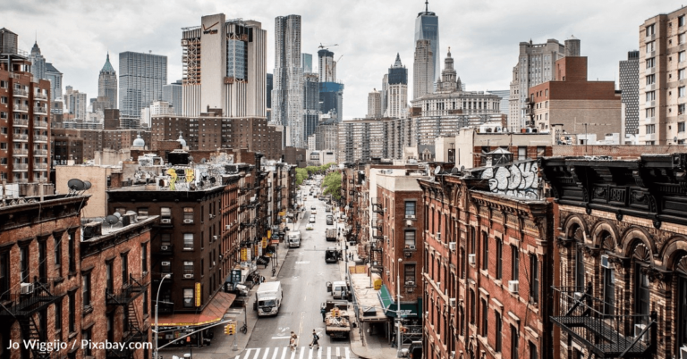 $2,200-A-Month NYC Apartment Goes Viral For “God Awful” Layout