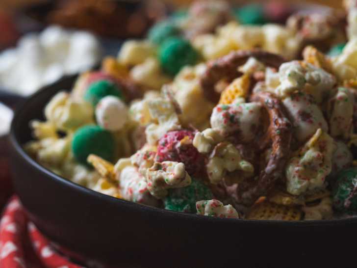 Reindeer-Chow-Party-Mix
