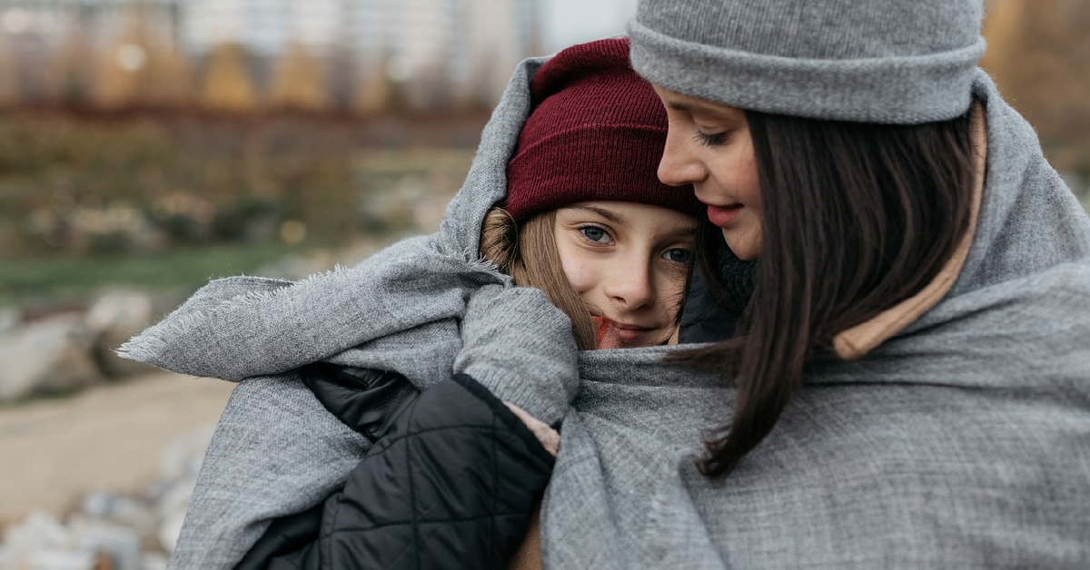 mom and daughter