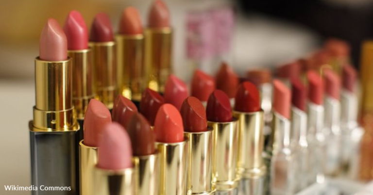 Artist Creates Lipstick Portrait To Honor The Late Betty White