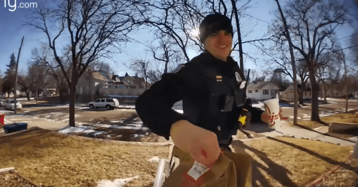 Police Officer Delivers Food To Home After Arresting Doordash Driver 12 Tomatoes 