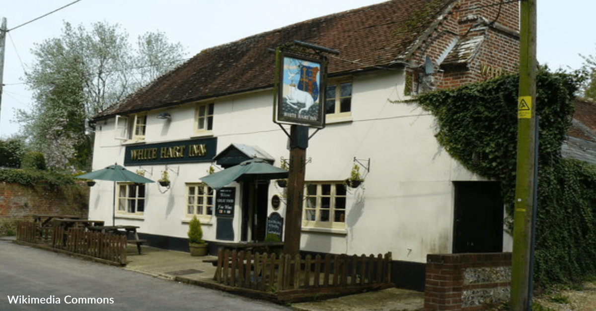 You Could Spend The Night In A 500-Year-Old Traditional British Pub ...