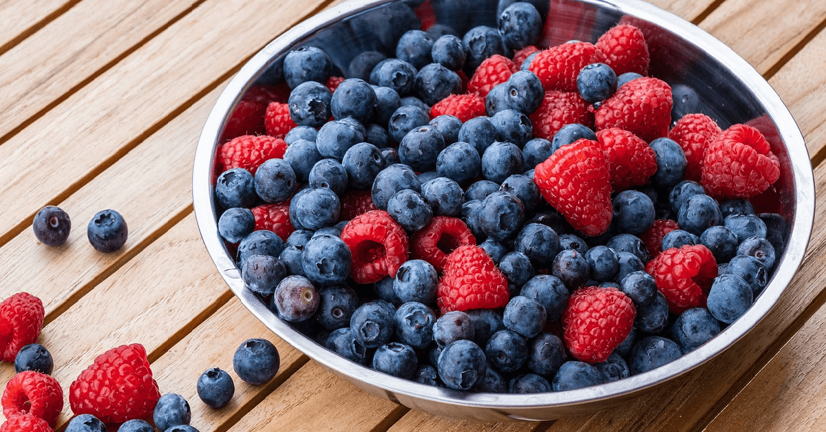 Why You Should Keep Fruit In Mason Jars Instead Of The Containers