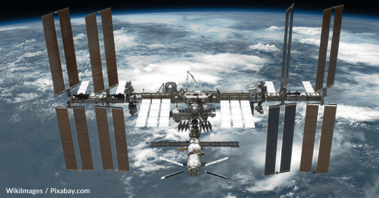 The International Space Station Will Come Crashing To Earth In 2030