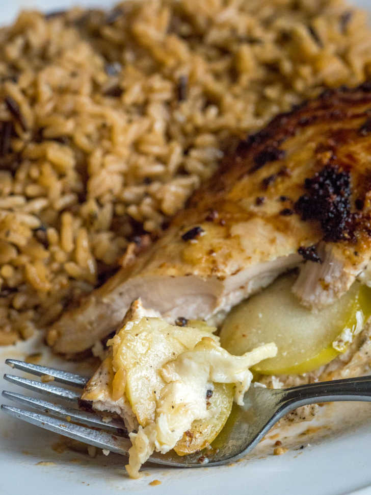Apple-and-Brie-Stuffed-Chicken