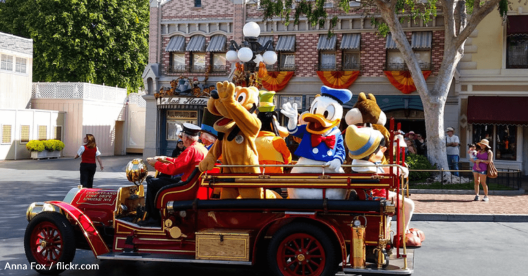 Why You Should Never Tip A Disney Character