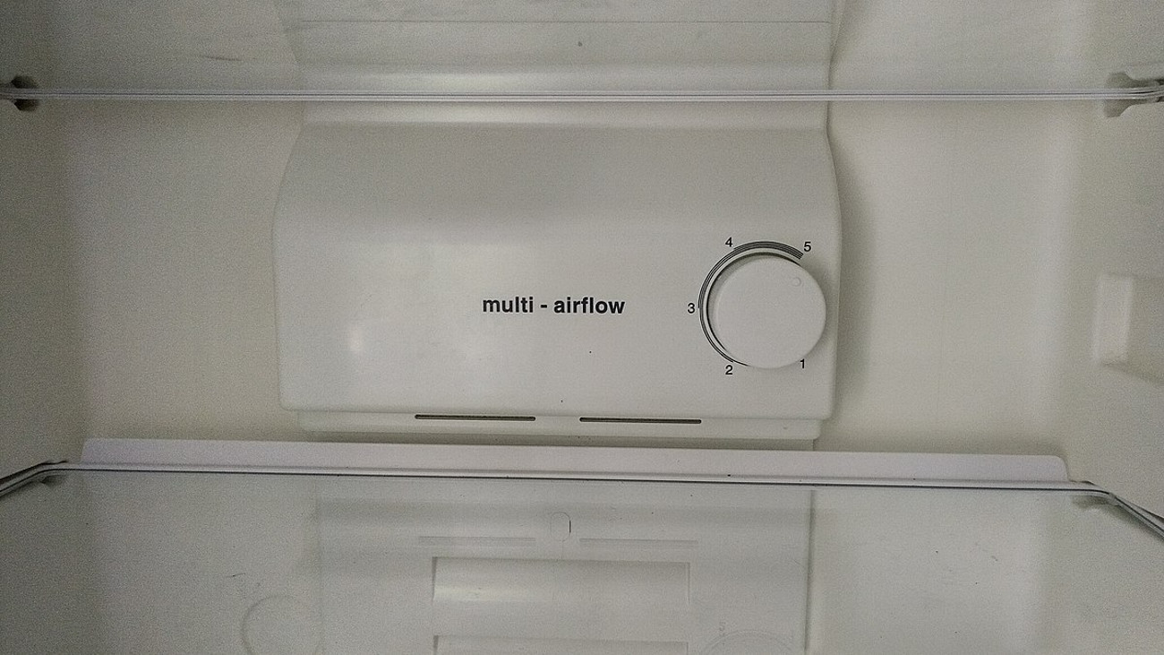 Do You Have Dangerous Bacteria in Your Refrigerator? 12 Tomatoes