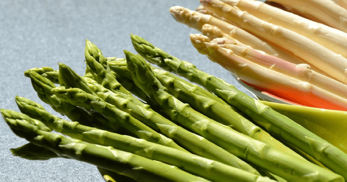 Here’s Why Asparagus Makes Your Pee Smell 12 Tomatoes