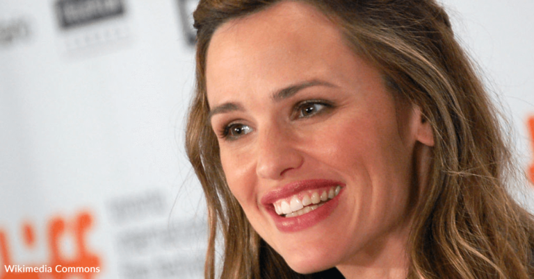 Jennifer Garner Shares Random Act Of Kindness At Starbucks