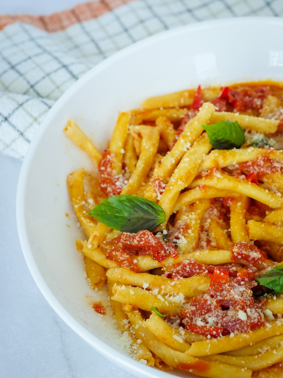 Hand-Rolled Raschiatelli Pasta Arrabbiata | 12 Tomatoes