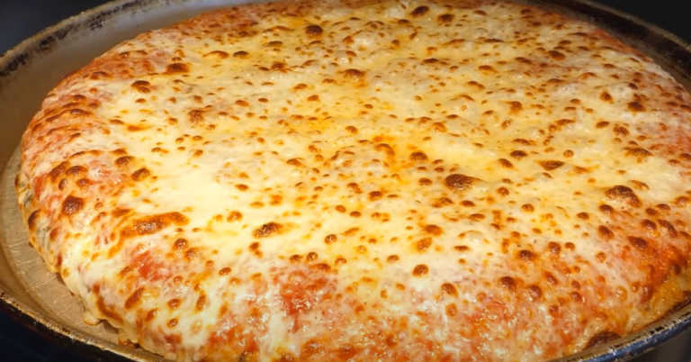 This Fluffy and Cheesy Street Food Pizza Got 26 Million Views