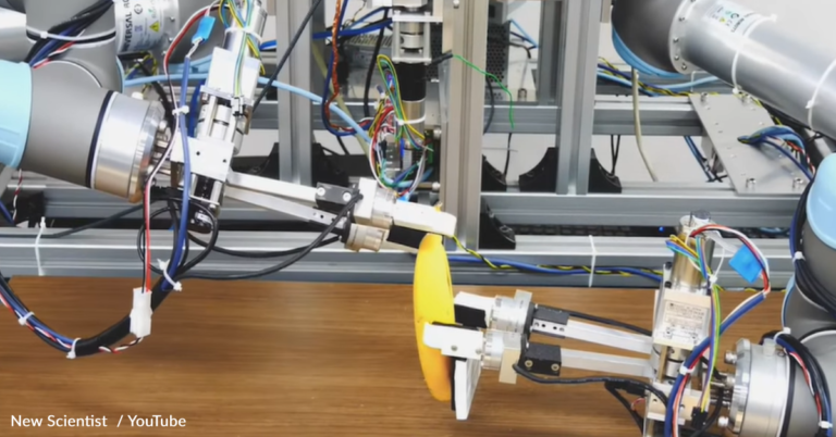 Robot Arms Successfully Learn How To Peel A Banana